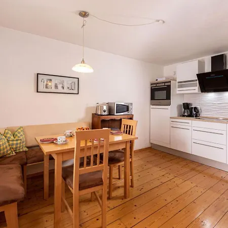 Marga Jenner Apartment *